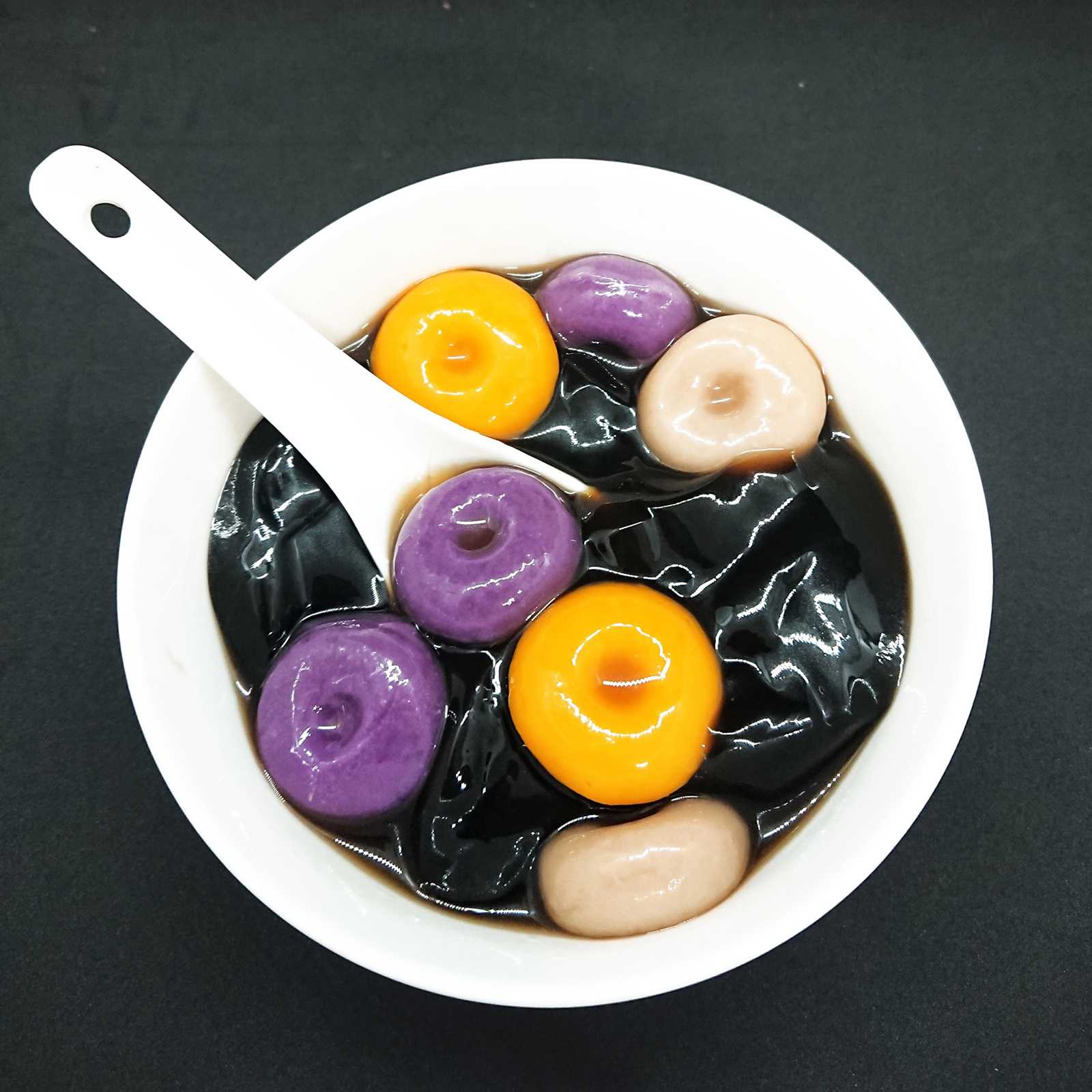 Hakka Abacus Seeds in Grass Jelly